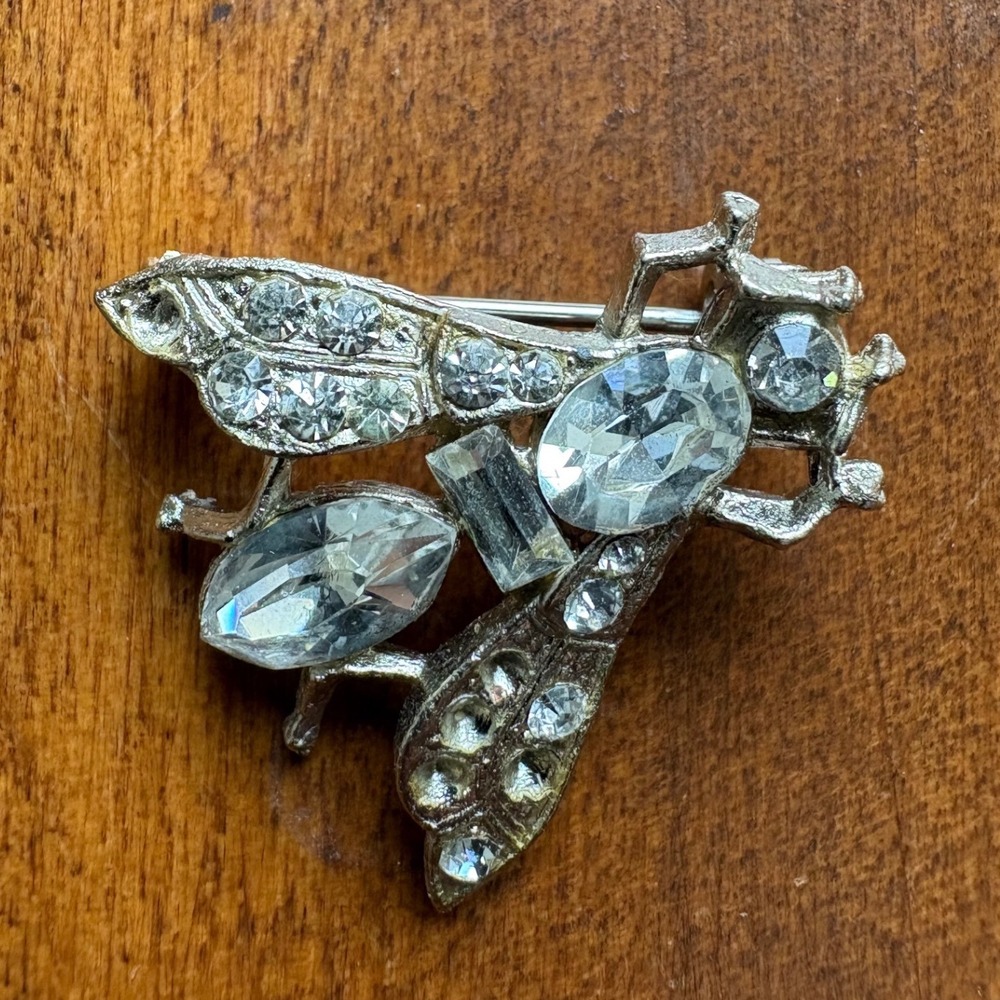 Vintage Silver Tone Rhinestone Bee Brooch Insect Pin Clear Crystal Figural